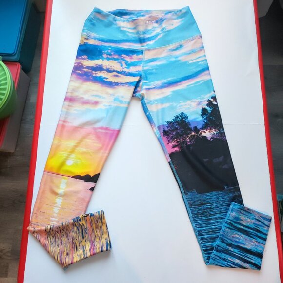 Inner Fire active wear leggings made in Vancouver beach design women's size 8 - Picture 1 of 7